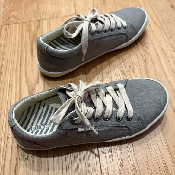 TAOS Star Canvas Sneakers 7.5 - Picture 2 of 4